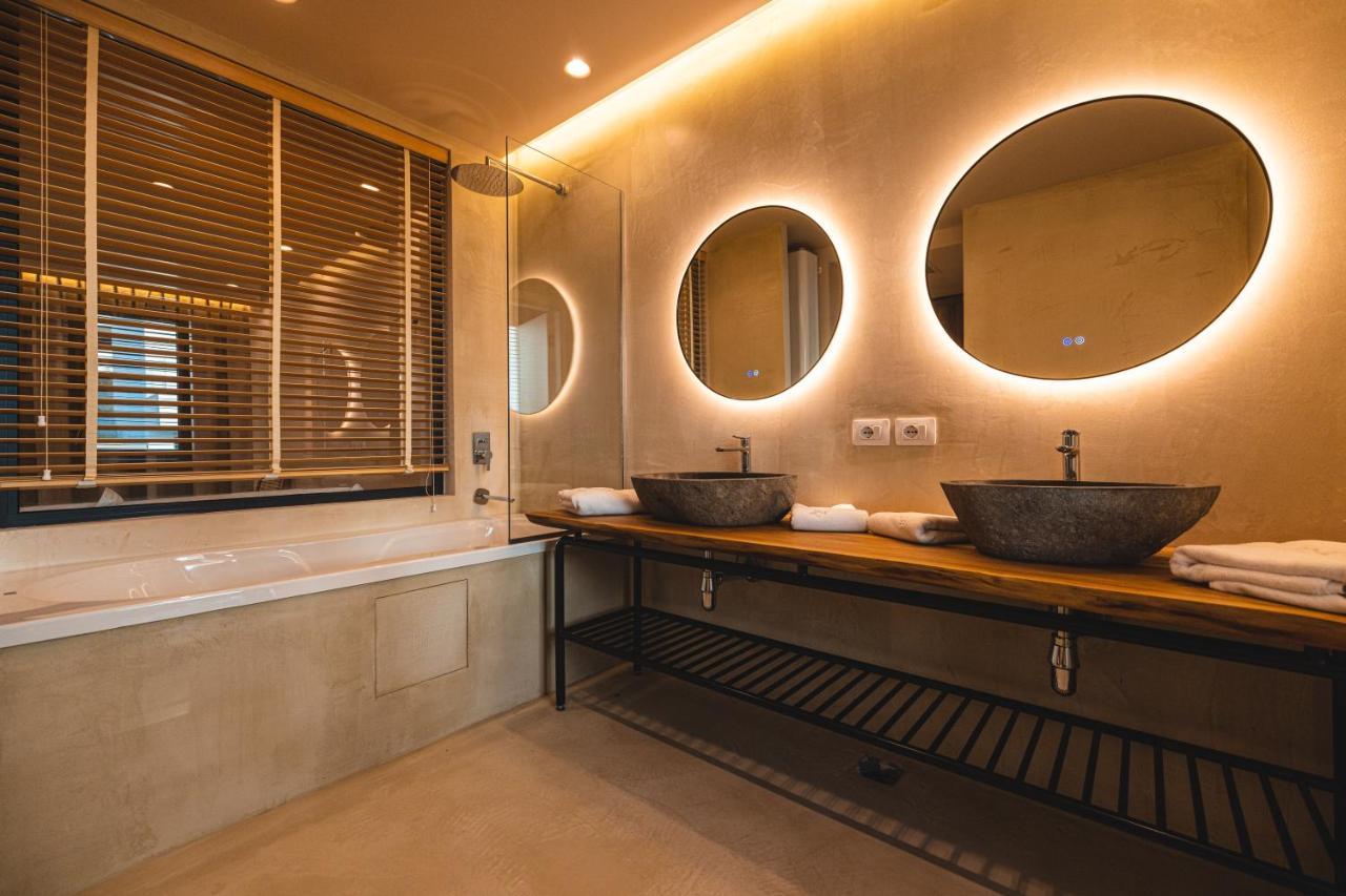 Azar Luxury Suites Vlore Ngoại thất bức ảnh