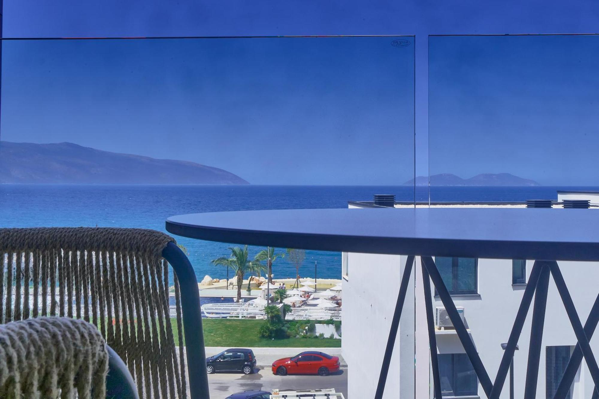 Azar Luxury Suites Vlore Ngoại thất bức ảnh