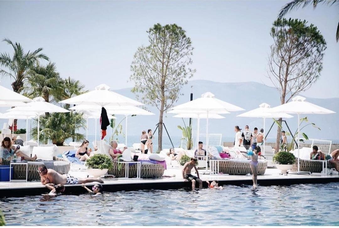 Azar Luxury Suites Vlore Ngoại thất bức ảnh