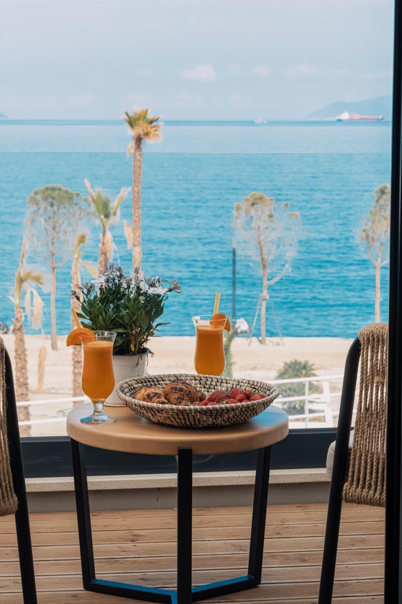Azar Luxury Suites Vlore Ngoại thất bức ảnh