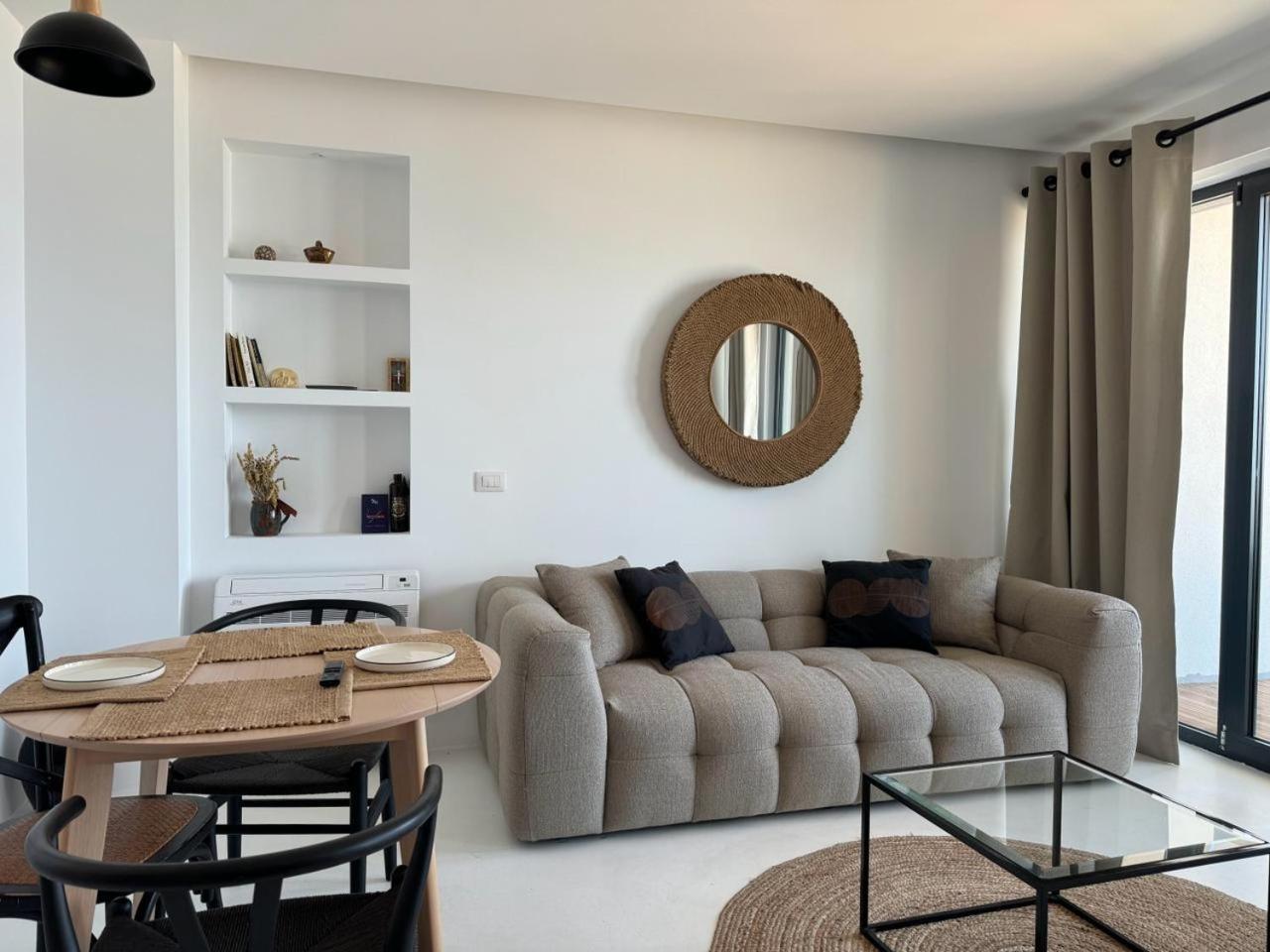 Azar Luxury Suites Vlore Ngoại thất bức ảnh