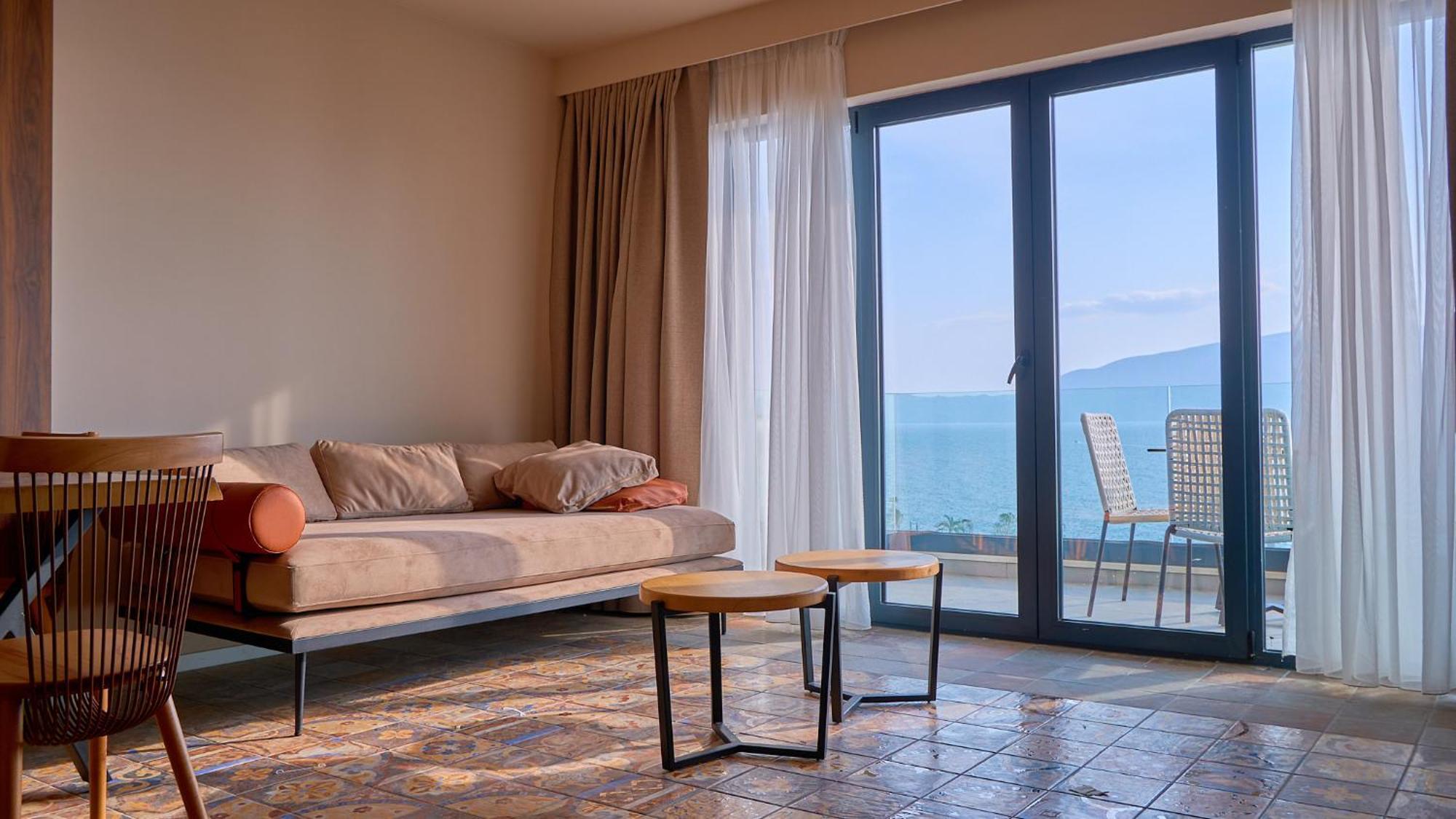 Azar Luxury Suites Vlore Ngoại thất bức ảnh