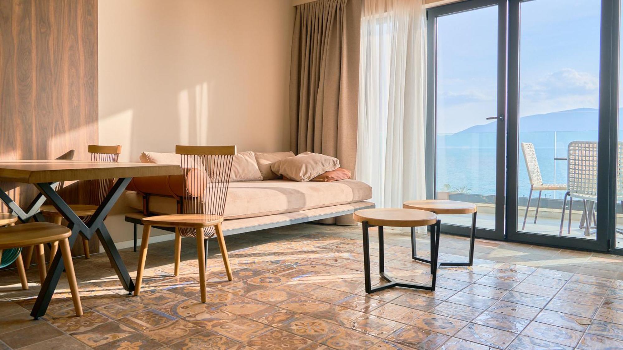Azar Luxury Suites Vlore Ngoại thất bức ảnh