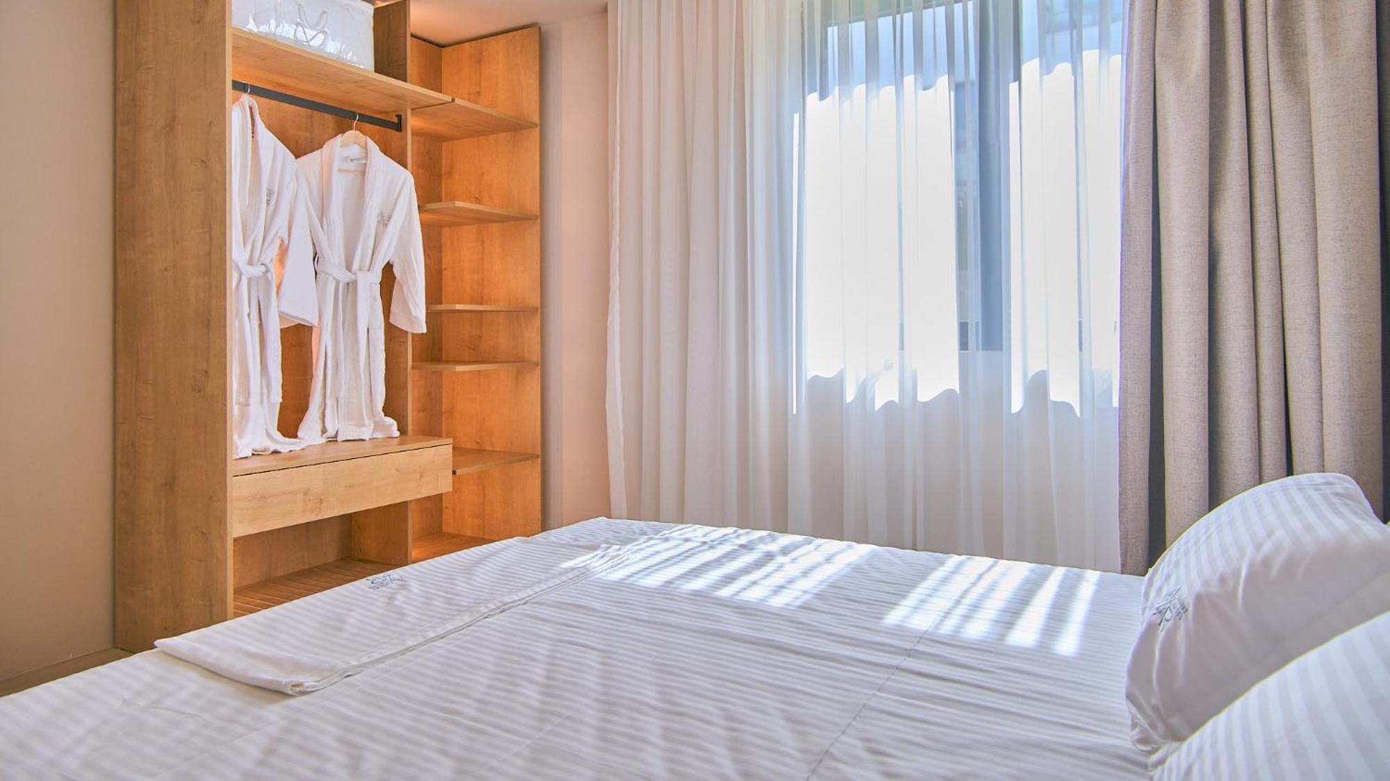 Azar Luxury Suites Vlore Ngoại thất bức ảnh