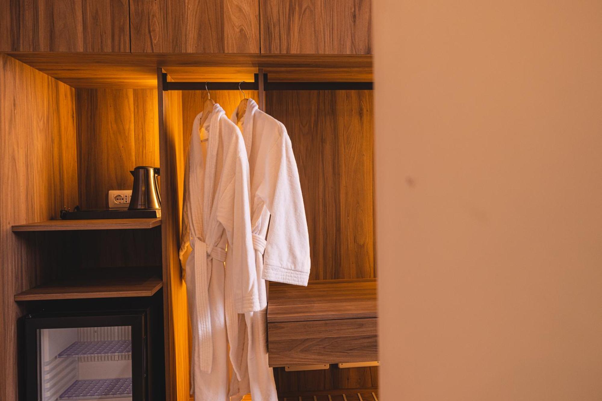 Azar Luxury Suites Vlore Ngoại thất bức ảnh